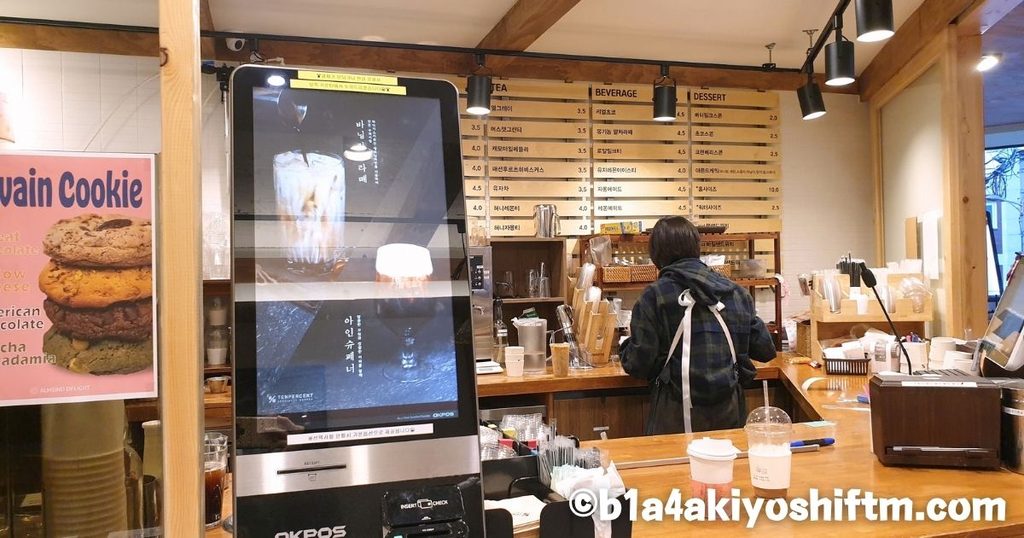 TENPERCENT COFFEE店内